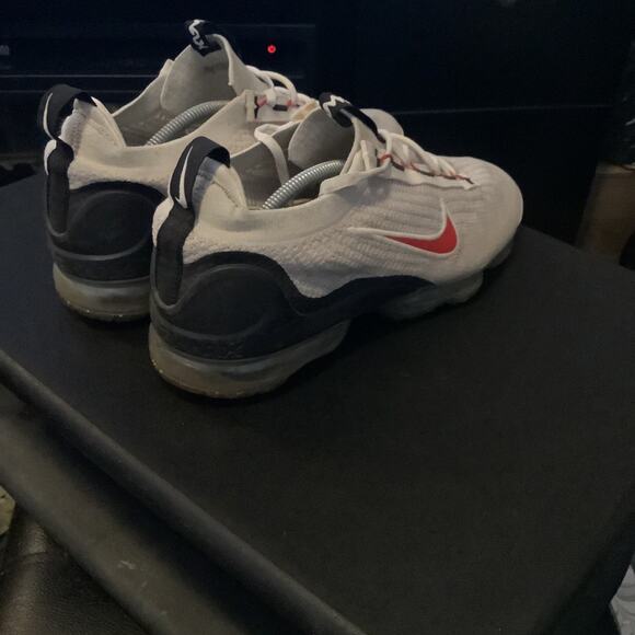 Nike Air Vapormax 2021 Flyknit Light Bone Grey Red Black Men's size 12 - Picture 6 of 7